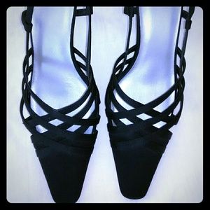 Black closed toe heels, 9M, Mootsies Tootsies